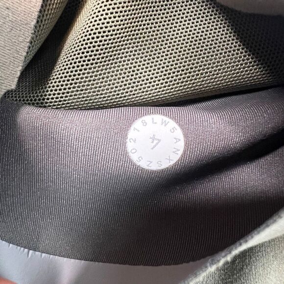 Lululemon In Movement Tight Leggings High Rise 25โ Inseam Womens 4 Olive Green - Picture 4 of 10